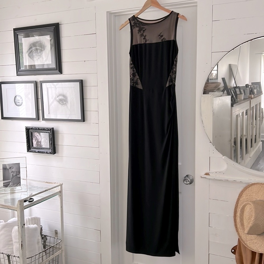 NWOT floor length dressy gown size 2